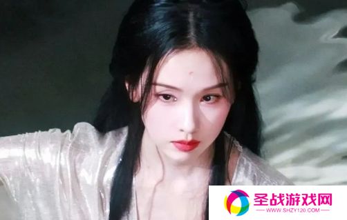 《月鳞绮纪》未播先火，鞠婧祎红衣装扮太好看，陈都灵一人分饰三角
